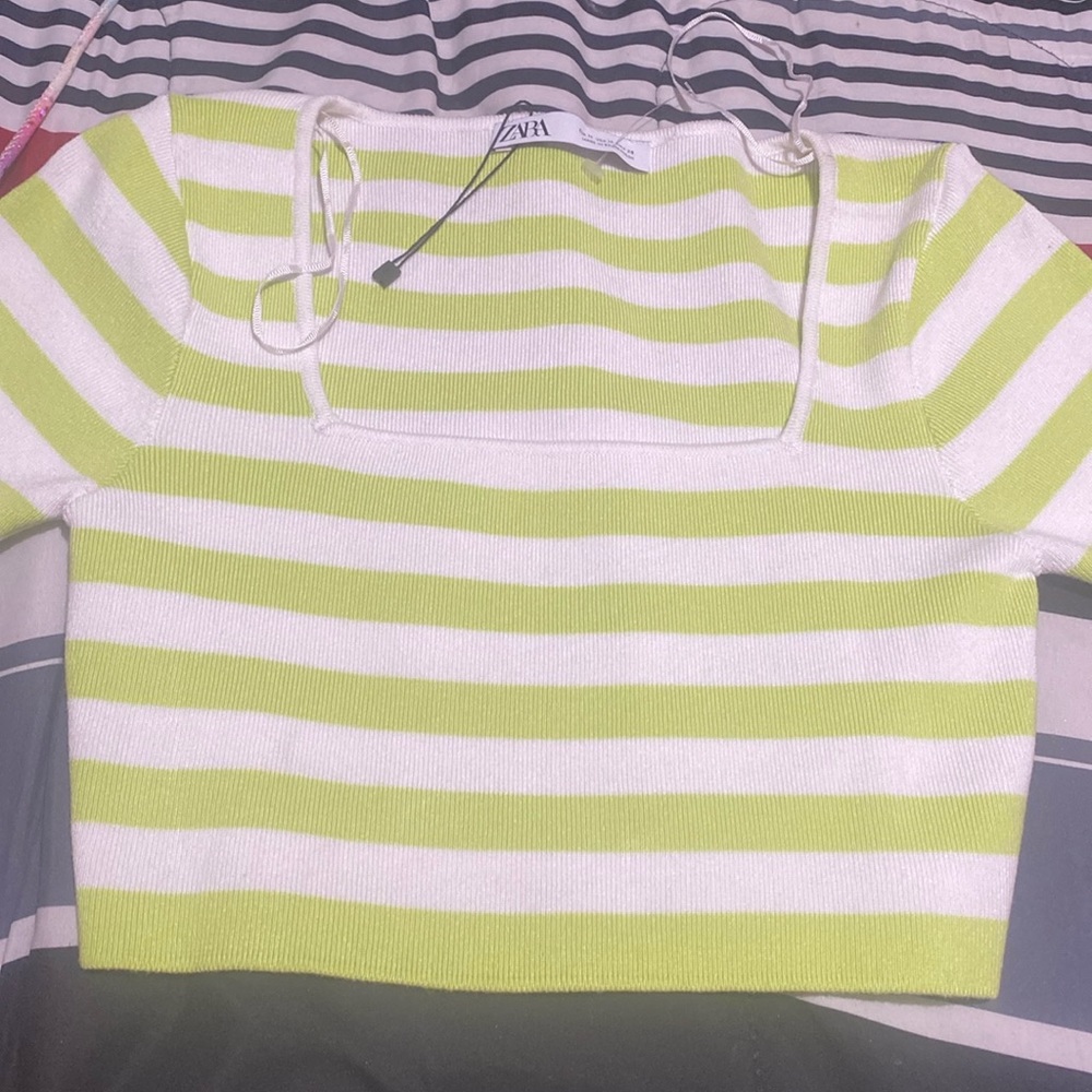 Zara crop top size small new with out tag
